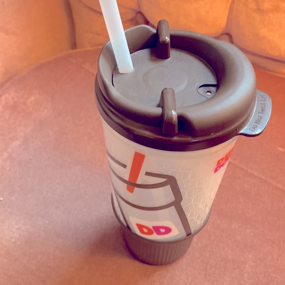 Dunkin Donuts 24oz refill cup with straw PRICE DROP!! 🔻🔘 - Picture 2 of 4
